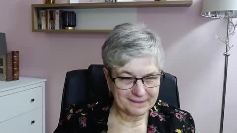 Snapshot of iris_xdesire chatting on December 2024 10:32:01 AM I R I S online show from December 2024 10:32:01 AM