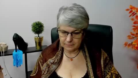 Snapshot of iris_xdesire chatting on January 2025 01:53:02 PM I R I S online show from January 2025 01:53:02 PM