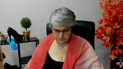 Snapshot of iris_xdesire chatting on February 2025 10:58:02 AM I R I S online show from February 2025 10:58:02 AM