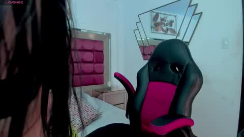 Snapshot of irisblume chatting on February 2026 12:06:01 PM irisblume online show from February 2026 12:06:01 PM