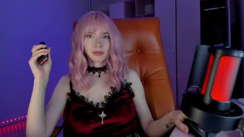 Snapshot of irisice chatting on May 2026 03:51:02 PM Miss Iris Fansly Miss Iris new inst. online show from May 2026 03:51:02 PM