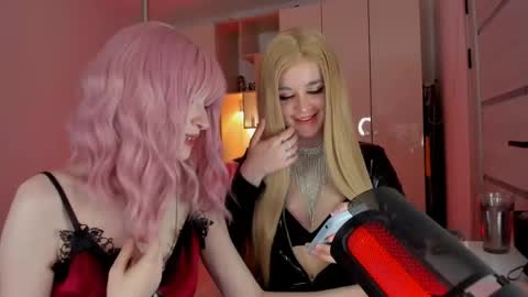 Snapshot of irisice chatting on May 2026 04:35:02 PM Miss Iris Fansly Miss Iris new inst. online show from May 2026 04:35:02 PM