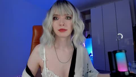 Snapshot of irisice chatting on June 2026 05:46:01 PM Miss Iris Fansly Miss Iris new inst. online show from June 2026 05:46:01 PM