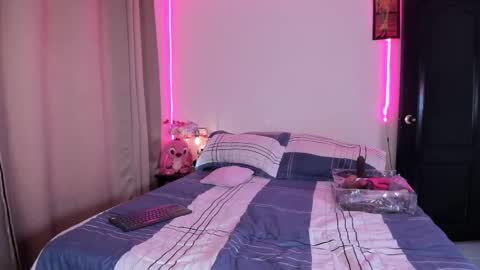 Snapshot of iriss_1 chatting on December 2025 08:13:01 PM Iriss online show from December 2025 08:13:01 PM