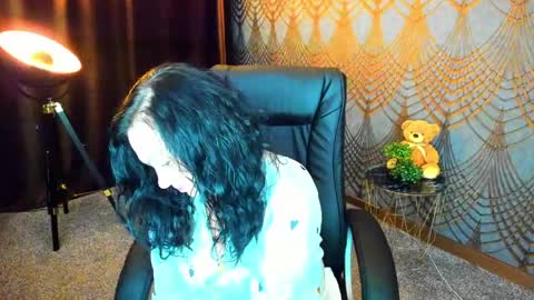 Iris online show from May 2026 06:03:01 PM
