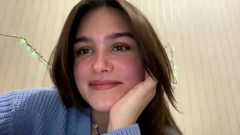 irisss31 online show from December 2024 05:07:02 PM