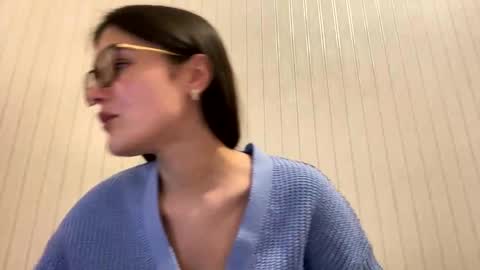 irisss31 online show from February 2025 05:33:01 PM