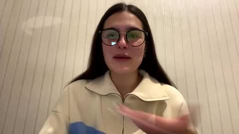 irisss31 online show from February 2025 07:14:02 PM