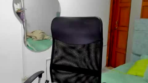 irix_moon online show from October 2025 03:37:02 AM