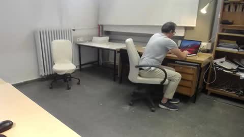 Snapshot of ironchrome chatting on October 2025 08:09:02 AM IronChrome online show from October 2025 08:09:02 AM