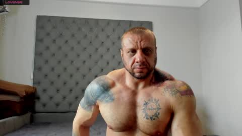 ironhulk22 online show from May 2026 10:47:01 AM