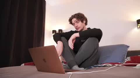 Sam online show from January 2026 04:43:02 PM