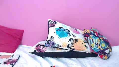 Sandy  online show from February 2025 12:04:01 AM