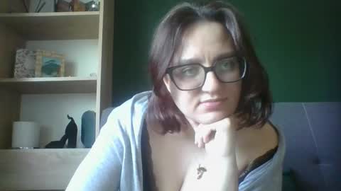 Paris online show from April 2026 05:43:02 AM