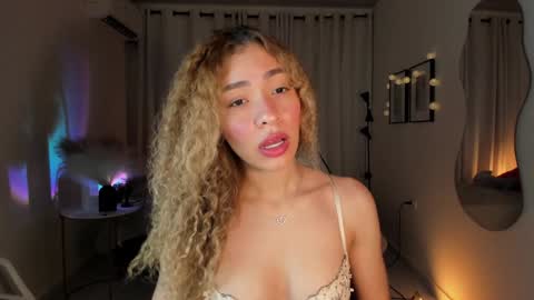 isa_____ online show from January 2025 02:09:01 AM