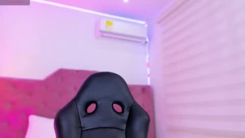 Snapshot of isa__cute chatting on February 2025 06:31:01 AM ISA online show from February 2025 06:31:01 AM