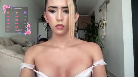 Isabella online show from May 2026 04:44:02 PM