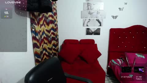 Snapshot of isa_bella___ chatting on January 2025 12:22:02 AM Isa online show from January 2025 12:22:02 AM