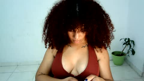 Snapshot of isa_bellaxx23 chatting on June 2026 01:59:02 AM isa_bellaxx23 online show from June 2026 01:59:02 AM