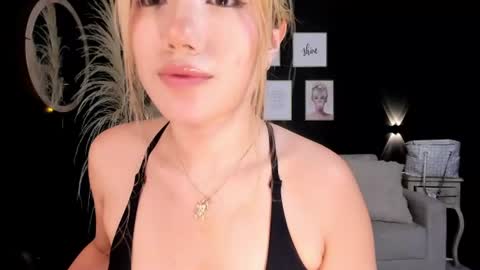 Isa Cortes  online show from July 2026 06:20:01 PM