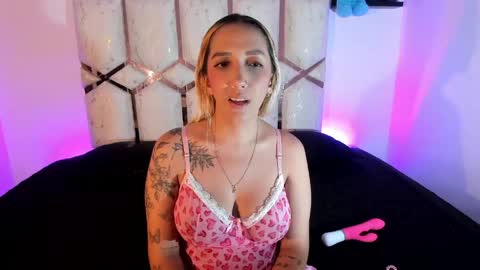 isa_klein online show from May 2026 05:25:01 AM