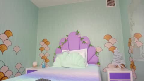    online show from December 2024 05:44:02 PM