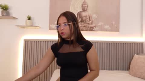 Isabel online show from November 2025 12:16:01 PM