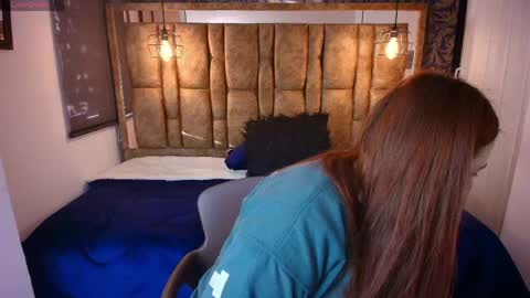 Snapshot of isa_thompson__ chatting on April 2026 11:56:01 AM I S A online show from April 2026 11:56:01 AM