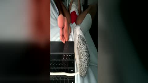 isaac_akamu online show from June 2026 11:43:01 PM