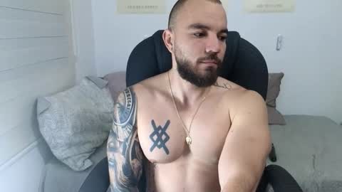 Isaac carter online show from October 2025 11:00:02 AM