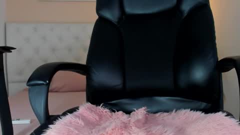 isaac_cryston online show from March 2026 10:16:02 PM