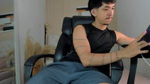 isaac_cryston online show from April 2026 11:05:02 PM