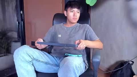 isaac_grimm online show from January 2026 03:10:01 AM