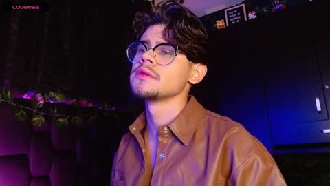 Isaac Saenz. online show from January 2025 09:55:02 PM