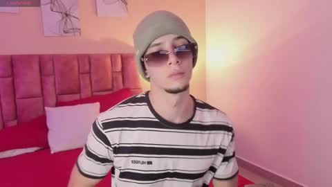 isaacblaze  online show from May 2026 03:46:02 AM