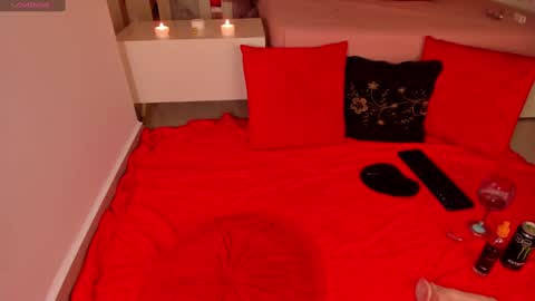 Isabel online show from March 2025 05:22:02 AM