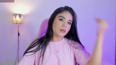 Snapshot of isabel_queen_ chatting on December 2025 04:32:01 AM Isabel online show from December 2025 04:32:01 AM