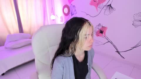 isabela_fiorelli online show from September 2025 01:22:01 PM