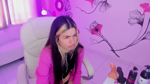 isabela_fiorelli online show from November 2025 01:04:02 PM
