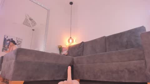 Isabela online show from September 2025 11:56:02 AM