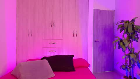 Snapshot of isabelahofman chatting on April 2026 10:38:01 PM isabelahofman online show from April 2026 10:38:01 PM