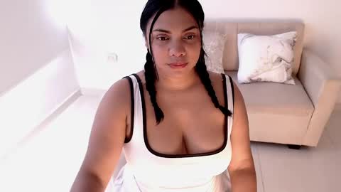 isabelateran online show from April 2026 07:31:02 PM