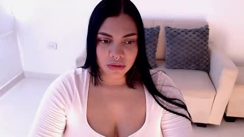 isabelateran online show from May 2026 06:37:02 PM