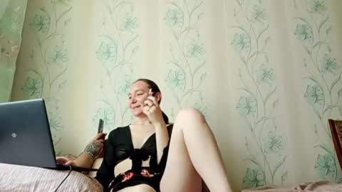 Snapshot of isabelkim_ chatting on July 2026 12:42:02 PM Isabel online show from July 2026 12:42:02 PM