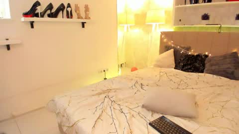 IsabelKiss online show from June 2026 07:23:01 AM