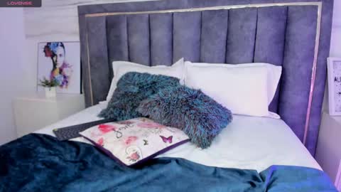 isabella Fox online show from December 2024 03:38:02 AM