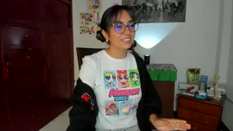 Isabella22 1 online show from January 2025 08:43:01 PM