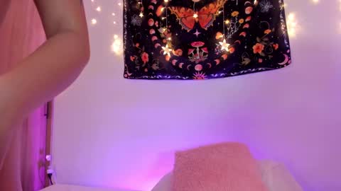 Snapshot of isabella_666_ chatting on February 2025 07:04:02 AM Isa... online show from February 2025 07:04:02 AM