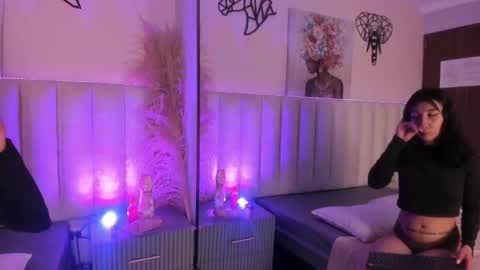 isabella_crofts online show from November 2025 04:12:02 AM