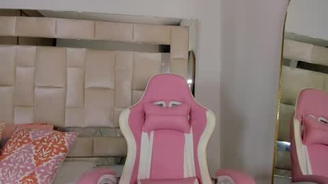 Snapshot of isabella_gomez11 chatting on March 2025 12:20:01 AM isabella_gomez11 online show from March 2025 12:20:01 AM